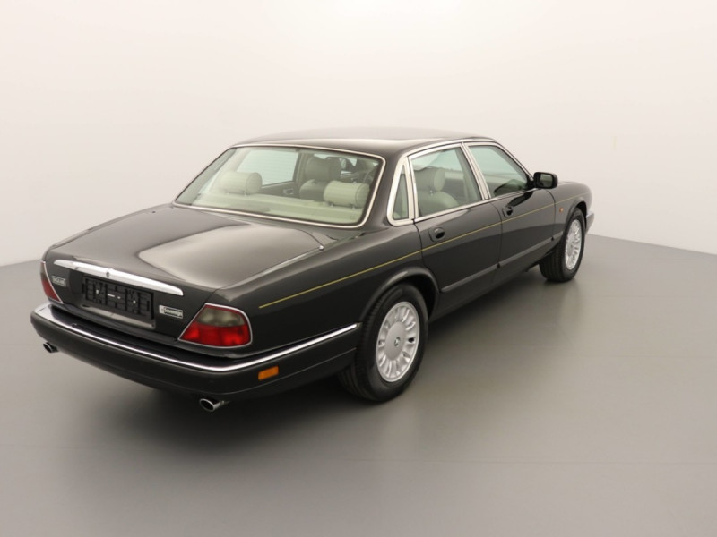 Photo 2 de l'offre de JAGUAR XJ6 Sovereign à 39675€ chez Actuel Auto Import