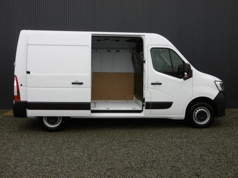 Photo 4 de l'offre de RENAULT MASTER 3 PHASE 3 L2H2  CONFORT à 37020€ chez Actuel Auto Import