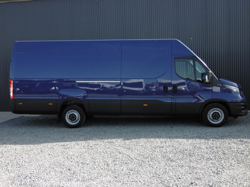 Photo 3 de l'offre de IVECO DAILY FOURGON 35S18 EMPATTEMENT 4100L H2 à 48286€ chez Actuel Auto Import