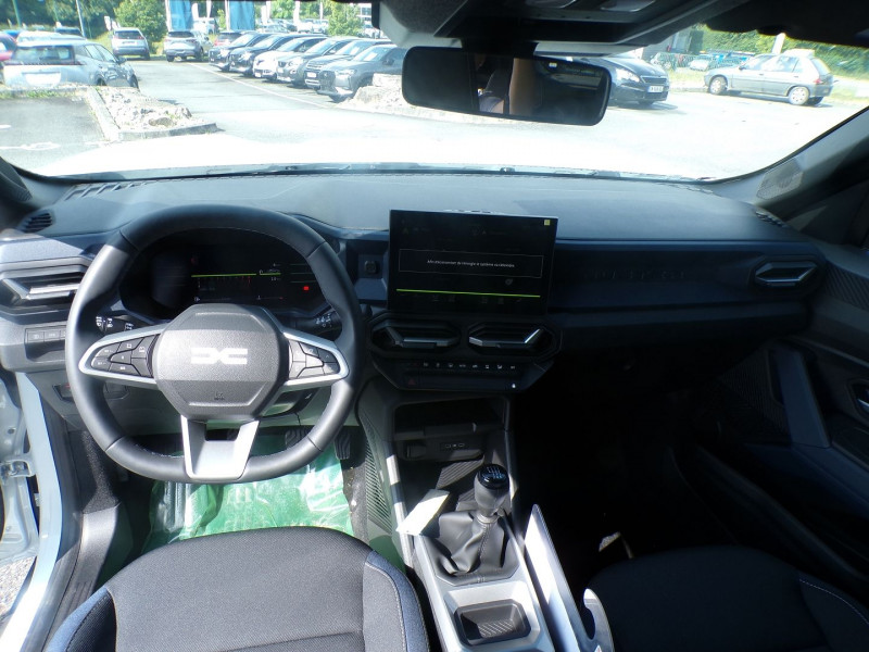Photo 8 de l'offre de DACIA DUSTER 1.2 TCE MILD HYBRID 130CH JOURNEY 4X2 à 25990€ chez Mézière Automobiles