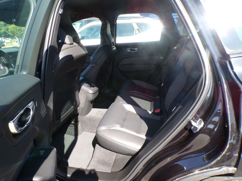 Photo 7 de l'offre de VOLVO XC60 B4 ADBLUE 197CH R-DESIGN GEARTRONIC à 40990€ chez Mézière Automobiles
