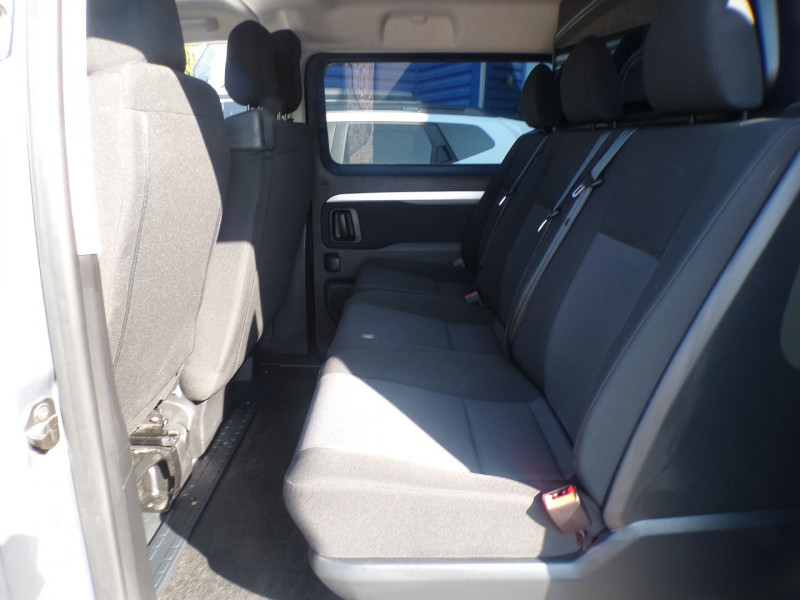 Photo 6 de l'offre de PEUGEOT EXPERT FG M 2.0 BLUEHDI 145CH S&S CABINE APPROFONDIE FIXE PACK ASPHALT à 30990€ chez Mézière Automobiles