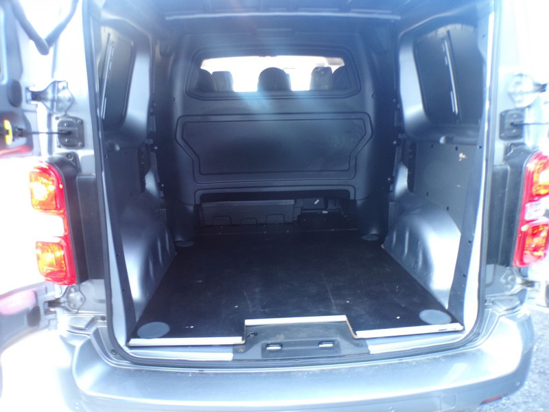 Photo 5 de l'offre de PEUGEOT EXPERT FG M 2.0 BLUEHDI 145CH S&S CABINE APPROFONDIE FIXE PACK ASPHALT à 30990€ chez Mézière Automobiles