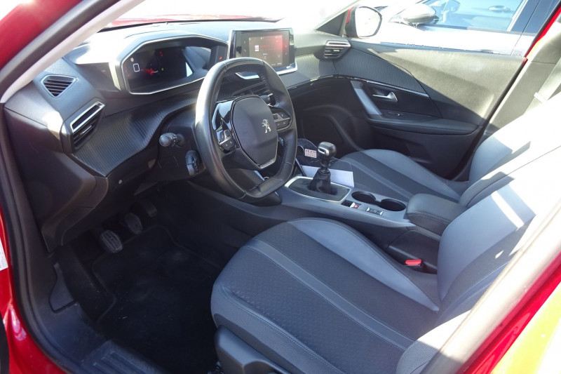 Photo 7 de l'offre de PEUGEOT 2008 1.2 PURETECH 130CH S&S ALLURE à 18990€ chez Mézière Automobiles