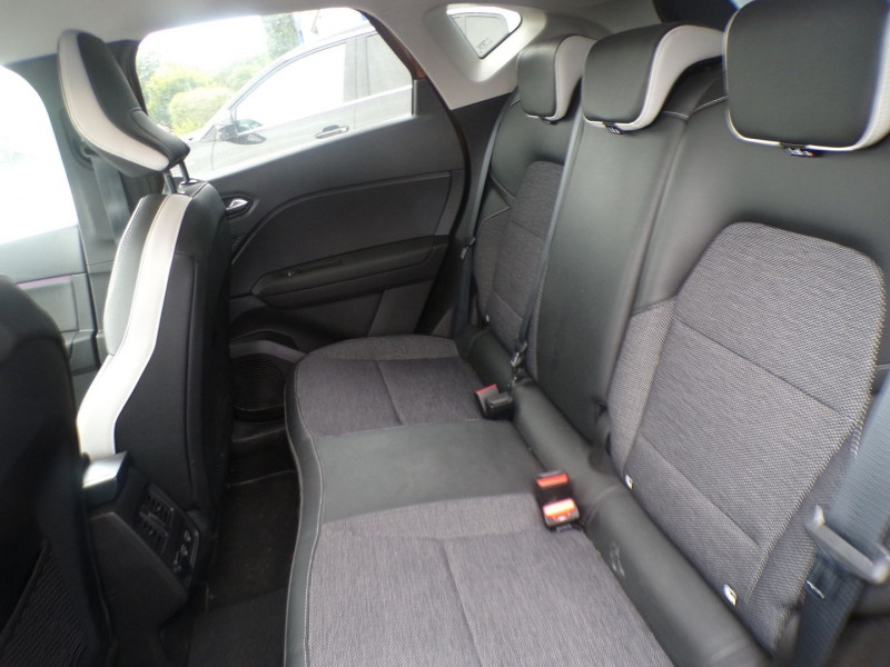 Photo 6 de l'offre de RENAULT CAPTUR II 1.6 E-TECH HYBRIDE 145CH INTENS -21 à 20000€ chez Mézière Automobiles
