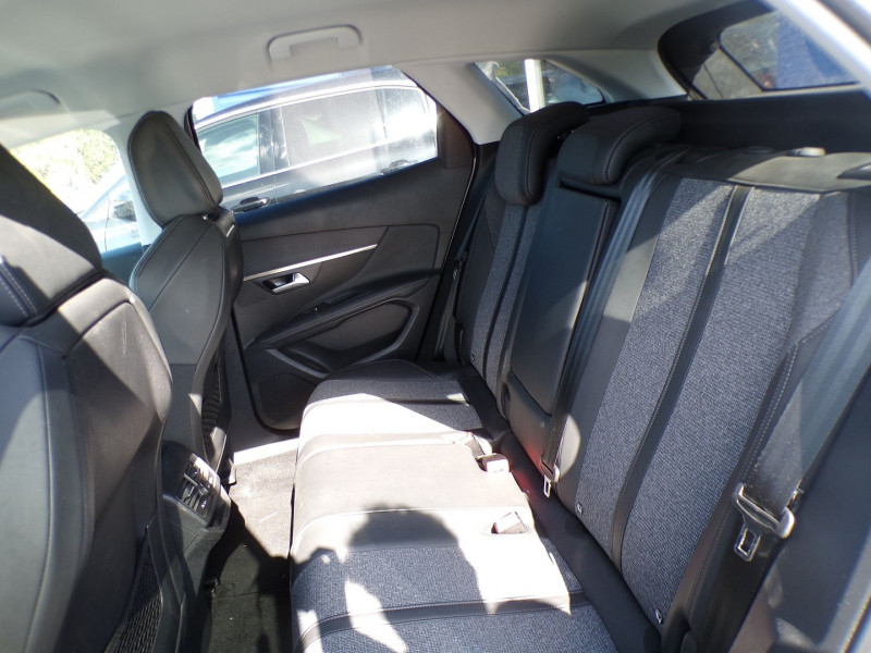 Photo 6 de l'offre de PEUGEOT 3008 1.5 BLUEHDI 130CH E6.C ALLURE S&S EAT8 à 17990€ chez Mézière Automobiles
