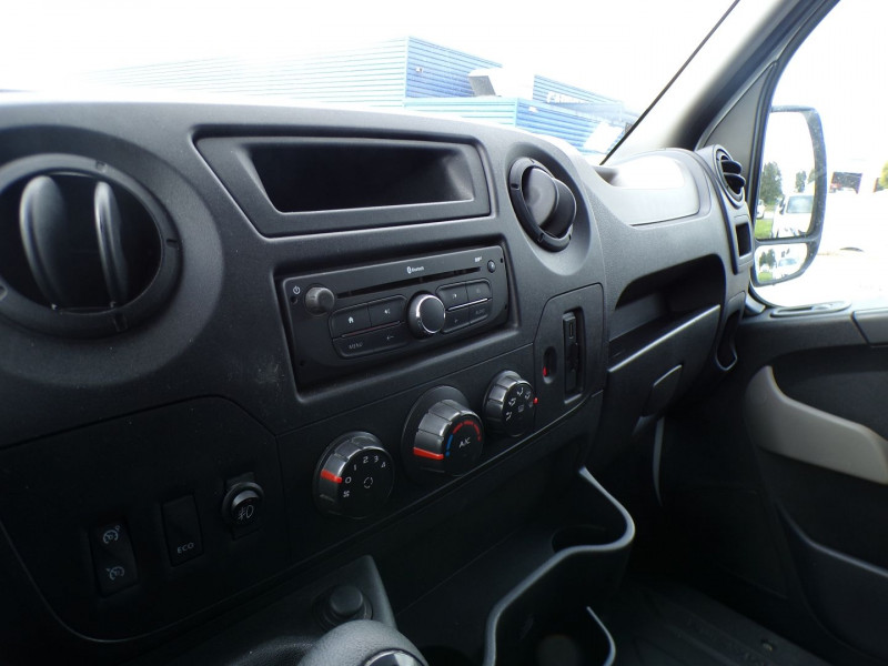 Photo 7 de l'offre de RENAULT MASTER III FG F3300 L2H2 2.3 DCI 130CH GRAND CONFORT EURO6 à 20990€ chez Mézière Automobiles