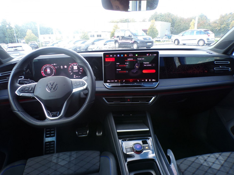 Photo 8 de l'offre de VOLKSWAGEN TIGUAN 2.0 TDI 150CH R-LINE DSG7 à 44990€ chez Mézière Automobiles