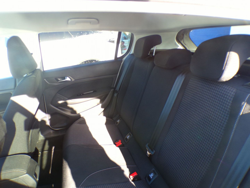Photo 6 de l'offre de PEUGEOT 308 1.5 BLUEHDI 100CH E6.C S&S STYLE à 13490€ chez Mézière Automobiles