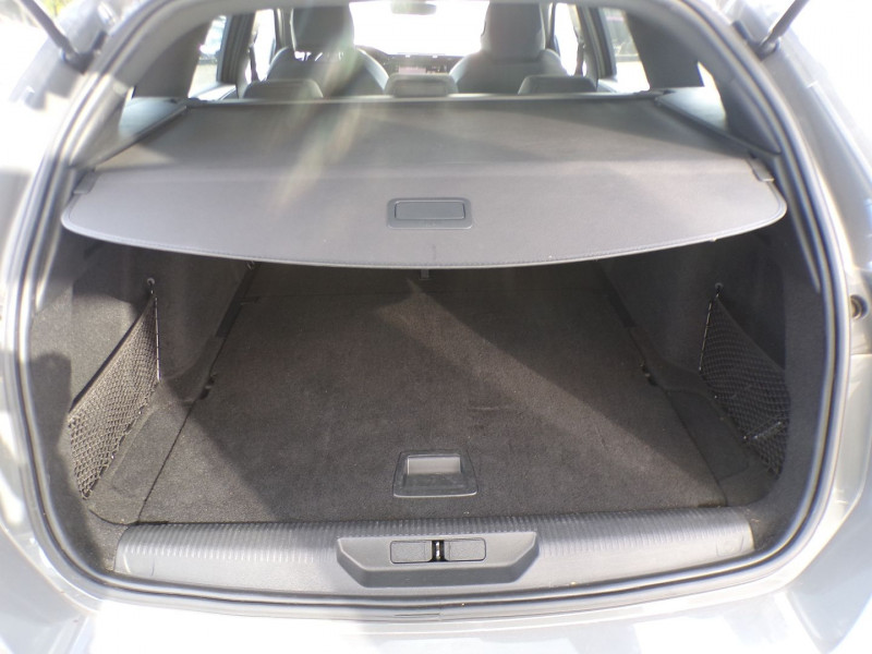 Photo 4 de l'offre de PEUGEOT 308 SW 1.5 BLUEHDI 130CH S&S GT EAT8 à 27990€ chez Mézière Automobiles