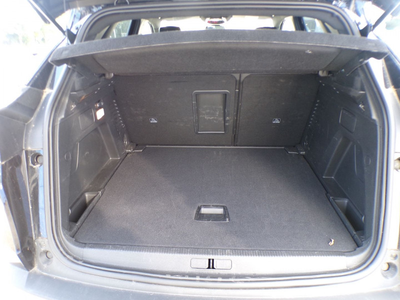 Photo 5 de l'offre de PEUGEOT 3008 1.5 BLUEHDI 130CH S&S ALLURE PACK EAT8 à 25990€ chez Mézière Automobiles