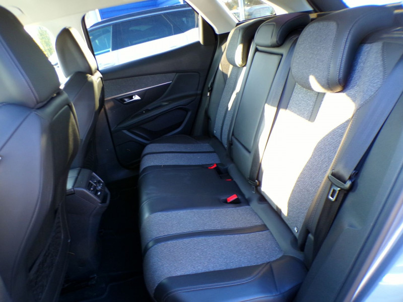 Photo 6 de l'offre de PEUGEOT 3008 1.6 BLUEHDI 120CH ALLURE S&S à 16990€ chez Mézière Automobiles