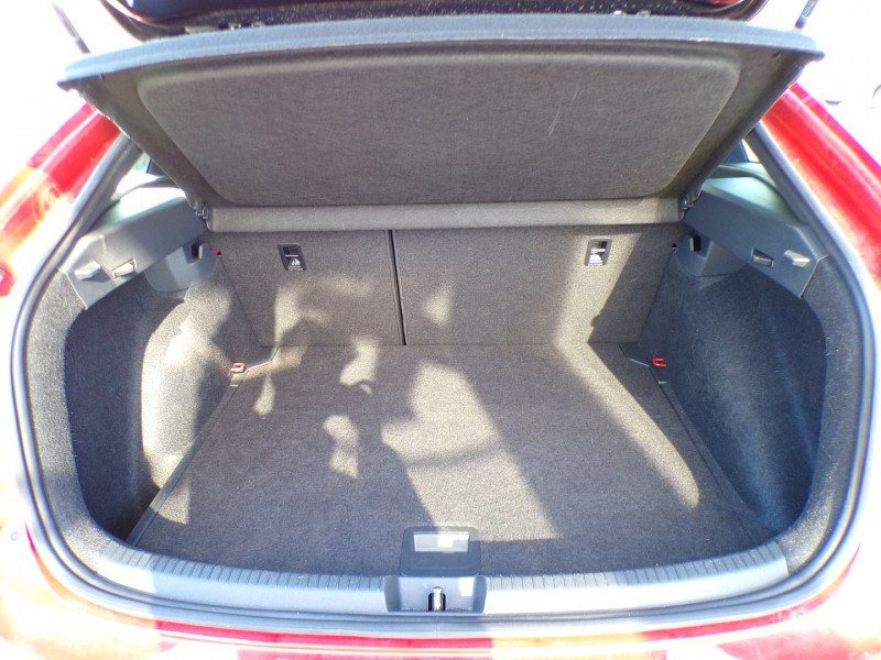 Photo 5 de l'offre de VOLKSWAGEN TAIGO 1.0 TSI 110CH R-LINE DSG7 à 21990€ chez Mézière Automobiles