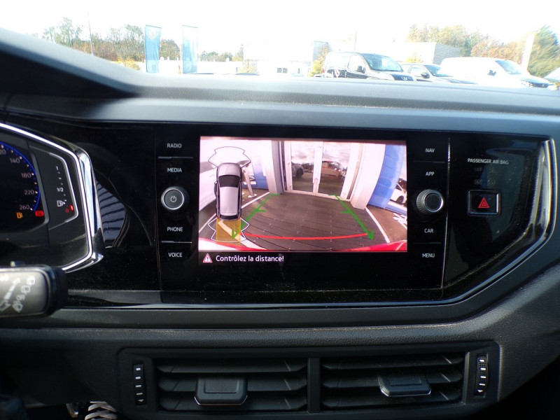 Photo 9 de l'offre de VOLKSWAGEN POLO 1.0 TSI 95CH R-LINE à 19500€ chez Mézière Automobiles