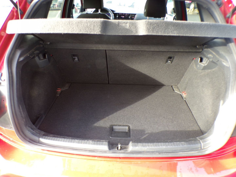 Photo 5 de l'offre de VOLKSWAGEN POLO 1.0 TSI 95CH R-LINE à 19500€ chez Mézière Automobiles