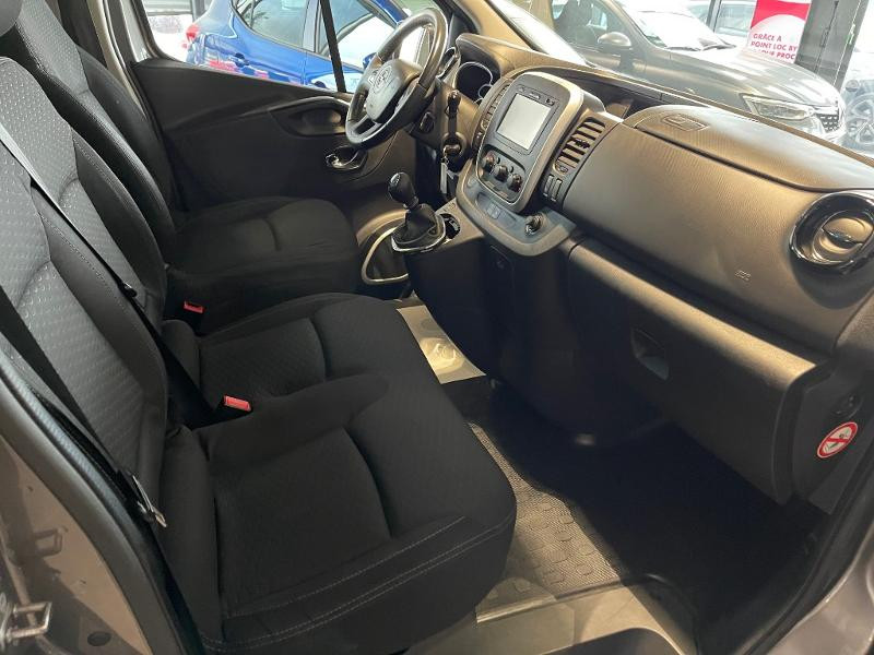 Photo 10 de l'offre de OPEL Vivaro Combi 1.6 CDTI BiTurbo 120 K2900 L2H1 Pack Clim + ecoFLEX Start/Stop à 24990€ chez Cotten Autos avenue de la gare