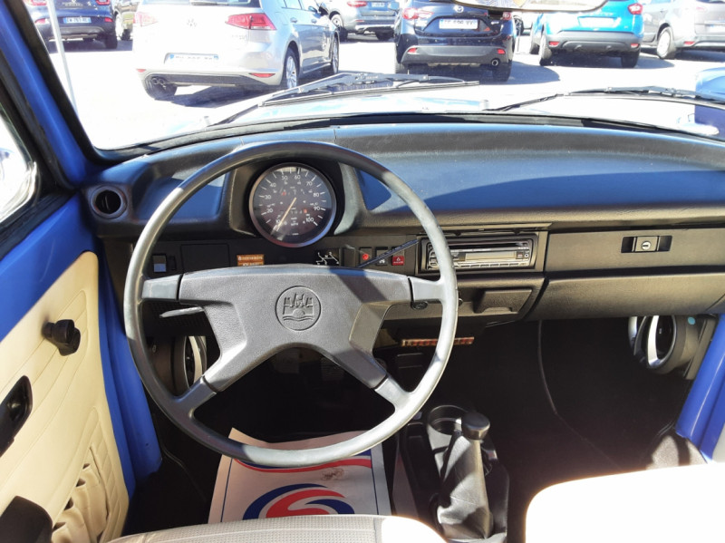 Photo 15 de l'offre de VOLKSWAGEN COCCINELLE 1303 convertible karman BLUE à 26990€ chez Centrale auto marché Périgueux