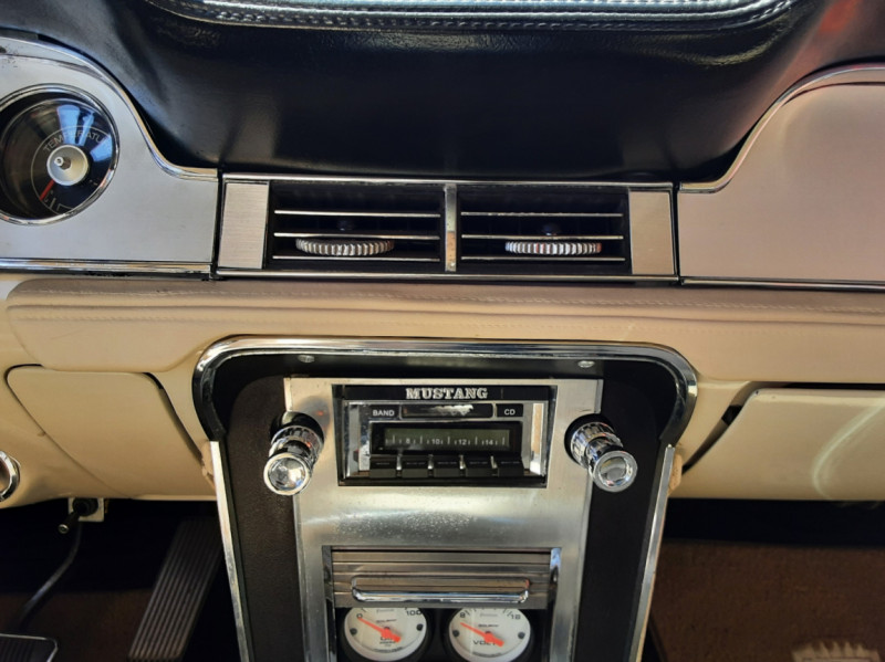 Photo 19 de l'offre de FORD MUSTANG FASTBACK GTA 390CI à 89990€ chez Centrale auto marché Périgueux