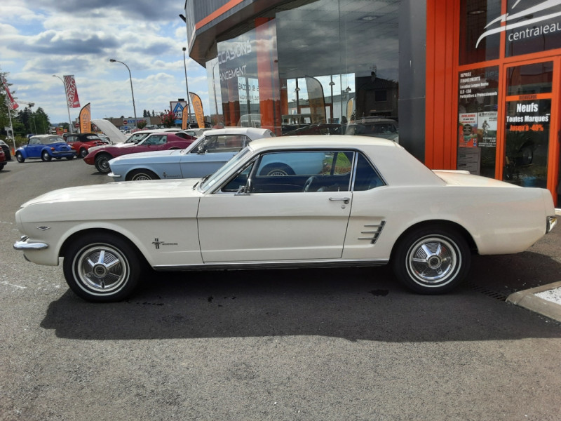 Photo 3 de l'offre de FORD MUSTANG COUPE WHITE CODE C 289CI V8 1966 à 42000€ chez Centrale auto marché Périgueux