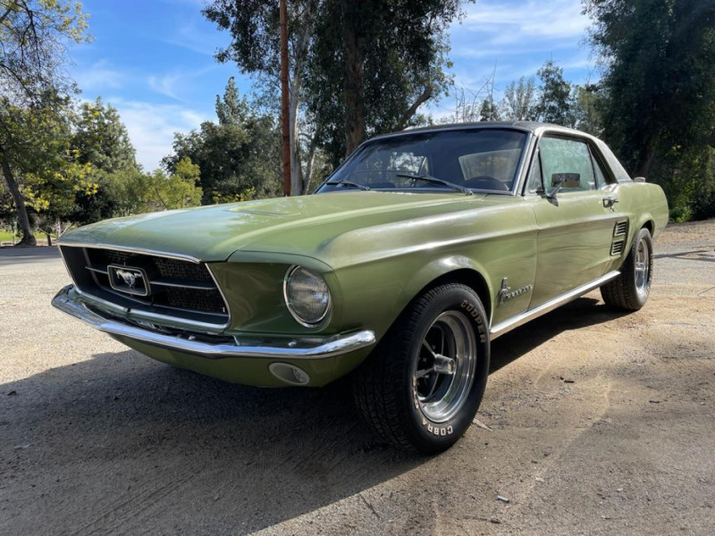Ford MUSTANG COUPE TOIT VINYLE 289 ci LIME GOLD Essence sans plomb  Occasion à vendre
