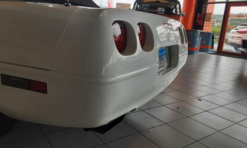 Photo 21 de l'offre de CHEVROLET CORVETTE C4 CABRIOLET LT1 V8 5.7L BLANCHE à 25900€ chez Centrale auto marché Périgueux