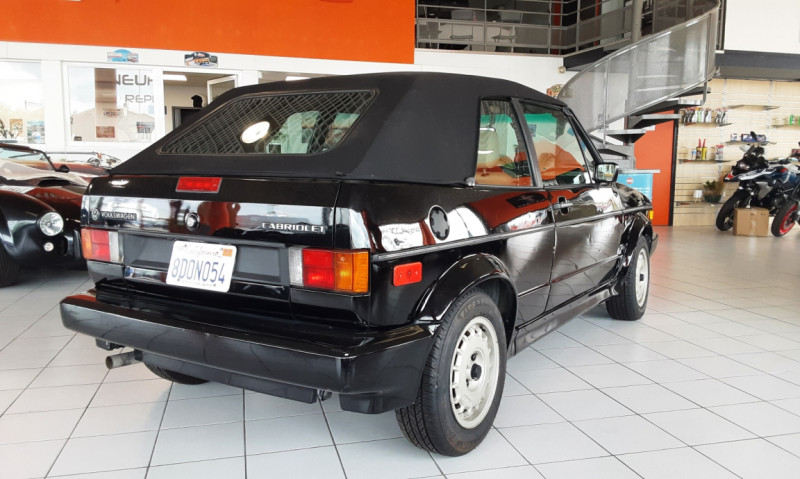 Photo 2 de l'offre de VOLKSWAGEN GOLF 1.8 cabriolet 112 KARMAN WOLFSBURG EDITION à 16990€ chez Centrale auto marché Périgueux