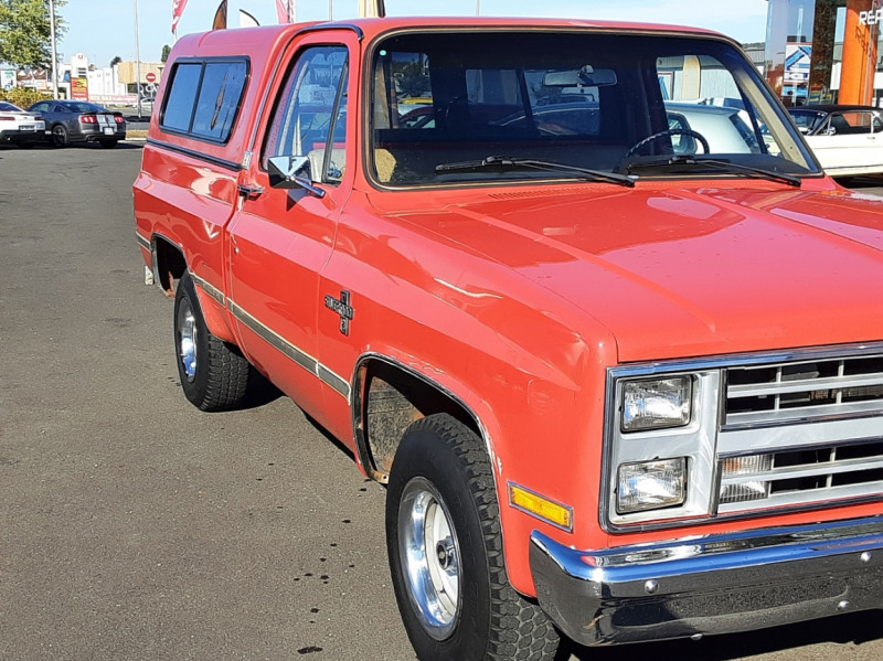 Photo 10 de l'offre de CHEVROLET C10 V8 305CI SILVERADO 5.0L 1985 à 26900€ chez Centrale auto marché Périgueux