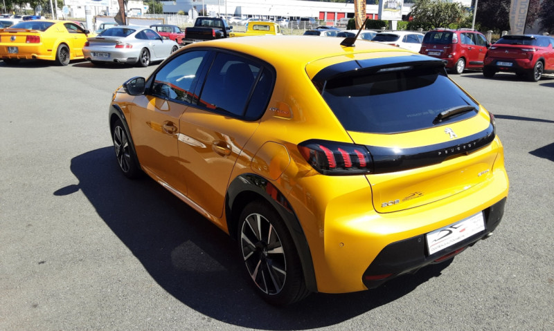 Photo 45 de l'offre de PEUGEOT 208 PureTech 100 SetS BVM6 GT Pack à 20490€ chez Centrale auto marché Périgueux