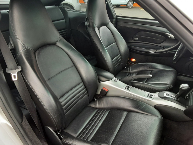 Photo 19 de l'offre de PORSCHE 911 3.6i 996 Turbo Tiptronic S  à 49900€ chez Centrale auto marché Périgueux