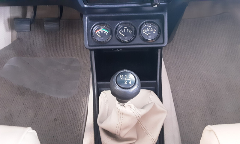 Photo 33 de l'offre de VOLKSWAGEN GOLF 1.8 cabriolet 112 KARMAN WOLFSBURG EDITION à 16990€ chez Centrale auto marché Périgueux