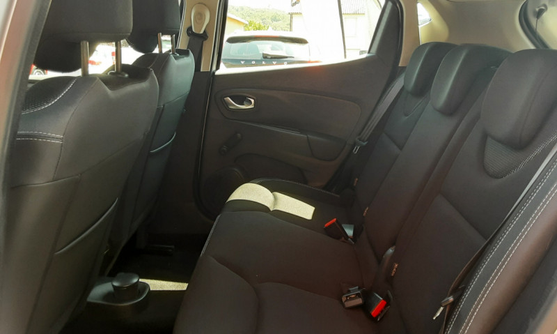 Photo 34 de l'offre de RENAULT CLIO IV dCi 90 E6C EDC Business à 14990€ chez Centrale auto marché Périgueux