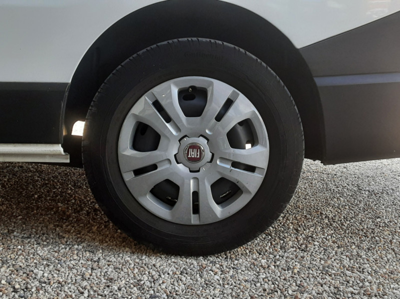 Photo 47 de l'offre de FIAT TALENTO FGN LH1 1.6 MULTIJET 95 PACK PRO NAV  à 19200€ chez Centrale auto marché Périgueux