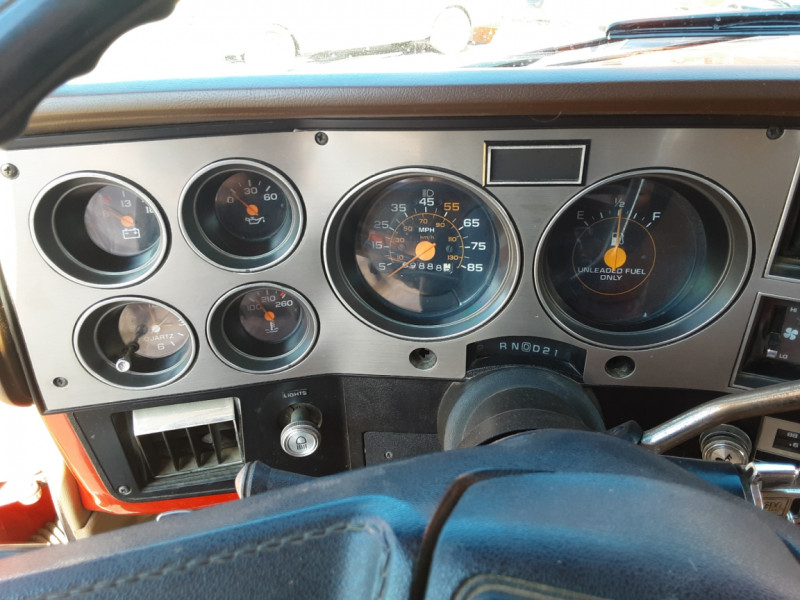 Photo 15 de l'offre de CHEVROLET C10 V8 305CI SILVERADO 5.0L 1985 à 26900€ chez Centrale auto marché Périgueux