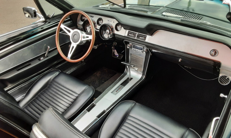 Photo 26 de l'offre de FORD MUSTANG CABRIOLET CODE A TRIPPLE BLACK 1967 à 53990€ chez Centrale auto marché Périgueux