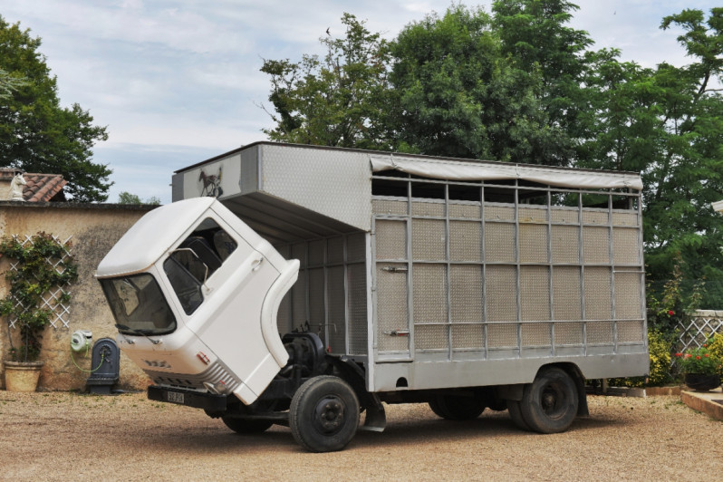 Photo 8 de l'offre de FORD CAMION BETAIL D300 à 13900€ chez Centrale auto marché Périgueux