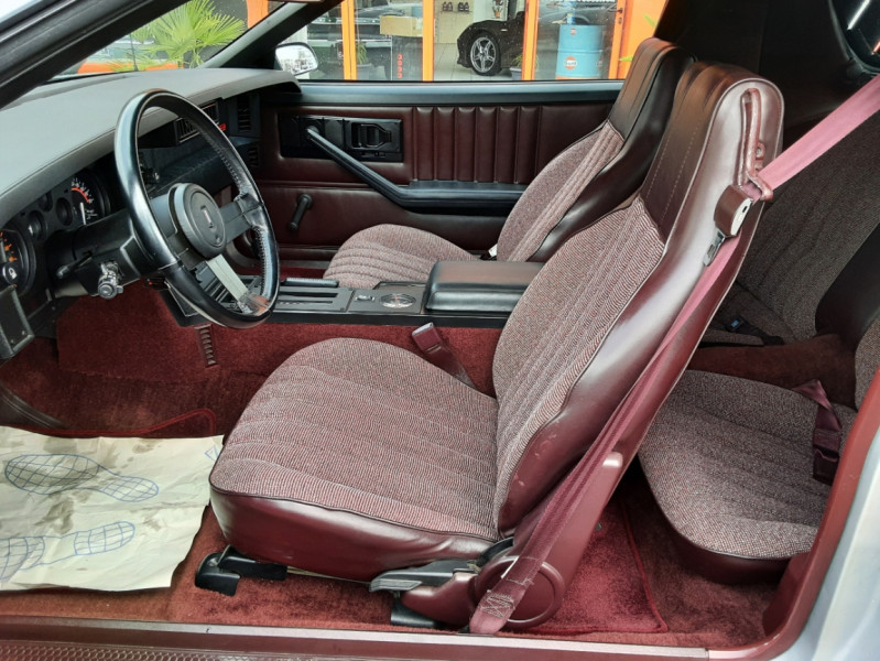 Photo 9 de l'offre de CHEVROLET CAMARO Z28  5.0L V8 à 29990€ chez Centrale auto marché Périgueux