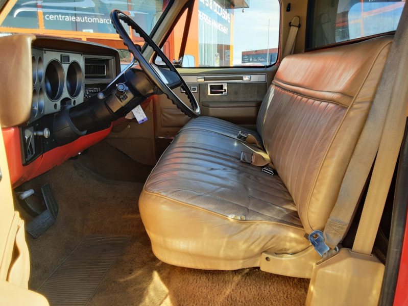 Photo 11 de l'offre de CHEVROLET C10 V8 305CI SILVERADO 5.0L 1985 à 26900€ chez Centrale auto marché Périgueux