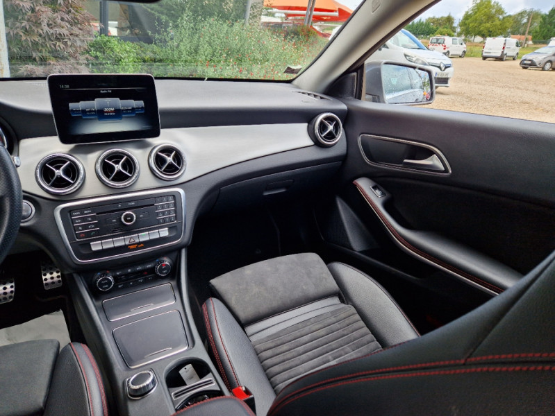 Photo 29 de l'offre de MERCEDES-BENZ CLA Shooting Brake 200 CDI Fascination 7-G DCT A  à 26990€ chez Centrale auto marché Périgueux