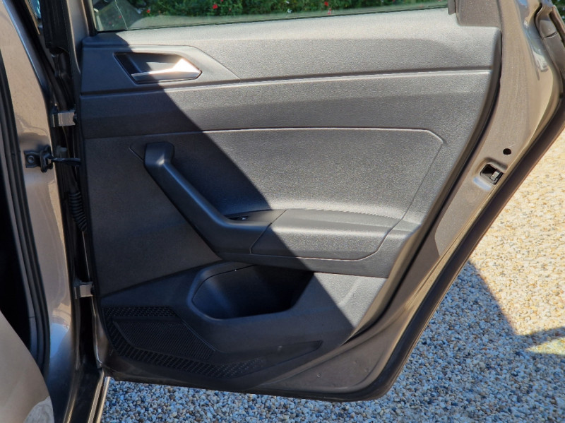 Photo 28 de l'offre de VOLKSWAGEN POLO 1.0 TSI 95 SetS BVM5  à 15990€ chez Centrale auto marché Périgueux