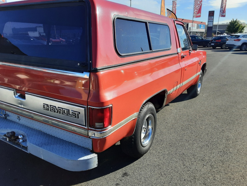 Photo 18 de l'offre de CHEVROLET C10 V8 305CI SILVERADO 5.0L 1985 à 26900€ chez Centrale auto marché Périgueux