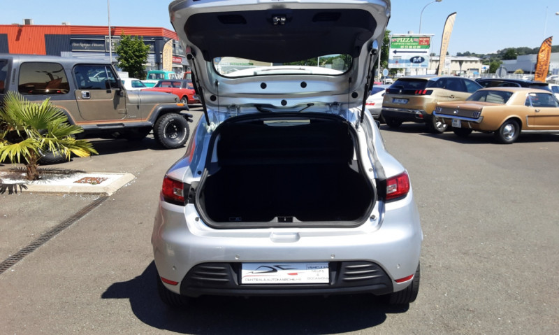 Photo 38 de l'offre de RENAULT CLIO IV dCi 90 E6C EDC Business à 14990€ chez Centrale auto marché Périgueux