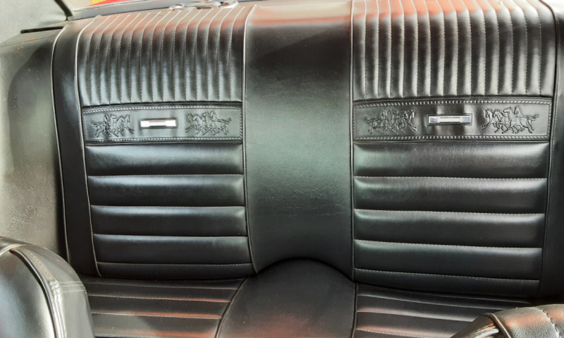 Photo 14 de l'offre de FORD MUSTANG COUPE 289CI V8 BURGUNDY 1966 à 35900€ chez Centrale auto marché Périgueux