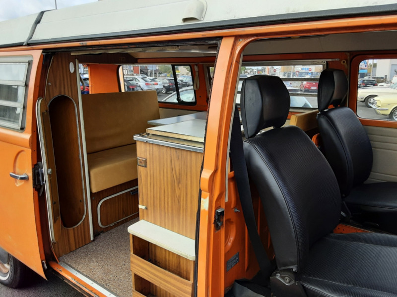 Photo 9 de l'offre de VOLKSWAGEN COMBI T2 1973 à 35000€ chez Centrale auto marché Périgueux