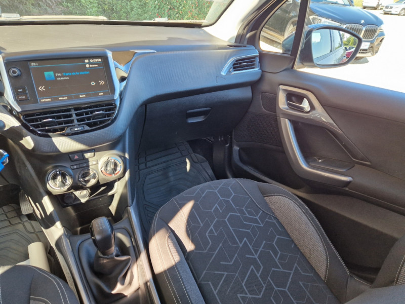 Photo 26 de l'offre de PEUGEOT 2008 BlueHDi 100ch SetS BVM5 Active Business à 11490€ chez Centrale auto marché Périgueux