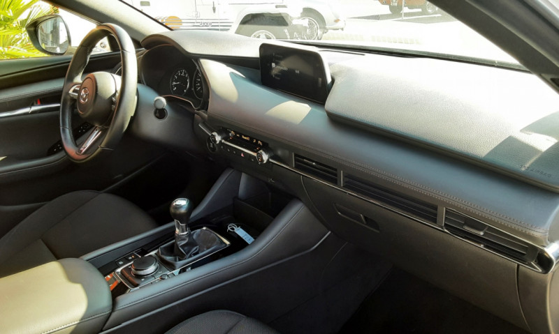 Photo 10 de l'offre de MAZDA MAZDA 3 2.0L SKYACTIV-G M Hybrid 122 ch BVM6 Sportline à 18490€ chez Centrale auto marché Périgueux