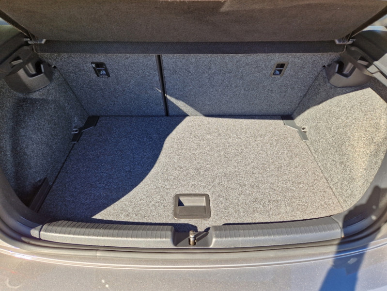 Photo 13 de l'offre de VOLKSWAGEN POLO 1.0 TSI 95 SetS BVM5  à 15990€ chez Centrale auto marché Périgueux