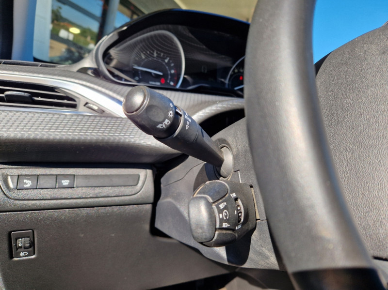 Photo 45 de l'offre de PEUGEOT 2008 BlueHDi 100ch SetS BVM5 Active Business à 11490€ chez Centrale auto marché Périgueux