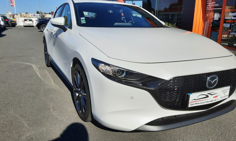 Photo 18 de l'offre de MAZDA MAZDA 3 2.0L SKYACTIV-G M Hybrid 122 ch BVM6 Sportline à 18490€ chez Centrale auto marché Périgueux