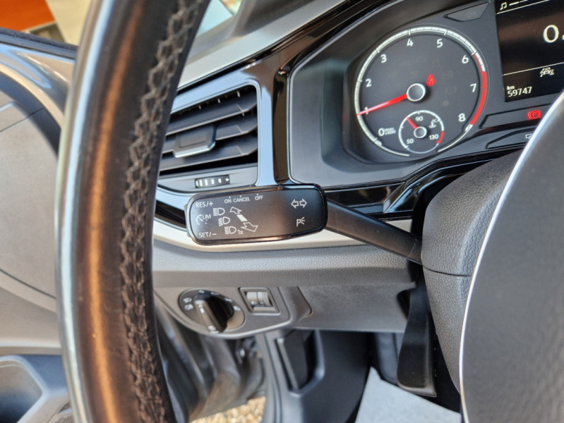 Photo 48 de l'offre de VOLKSWAGEN POLO 1.0 TSI 95 SetS BVM5  à 15990€ chez Centrale auto marché Périgueux