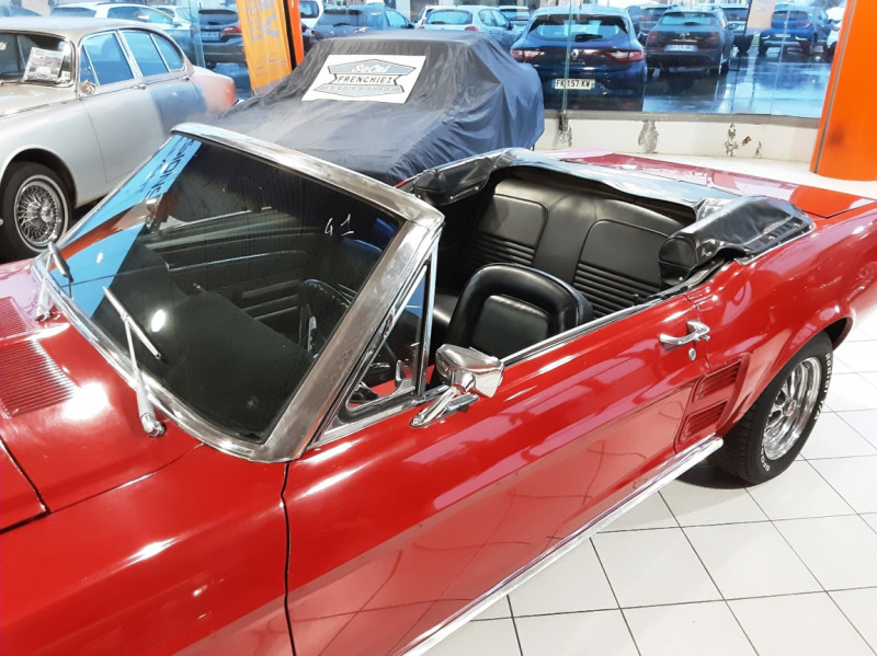 Photo 28 de l'offre de FORD MUSTANG CABRIOLET 289 ci V8 RED 67 INT NOIR à 51900€ chez Centrale auto marché Périgueux